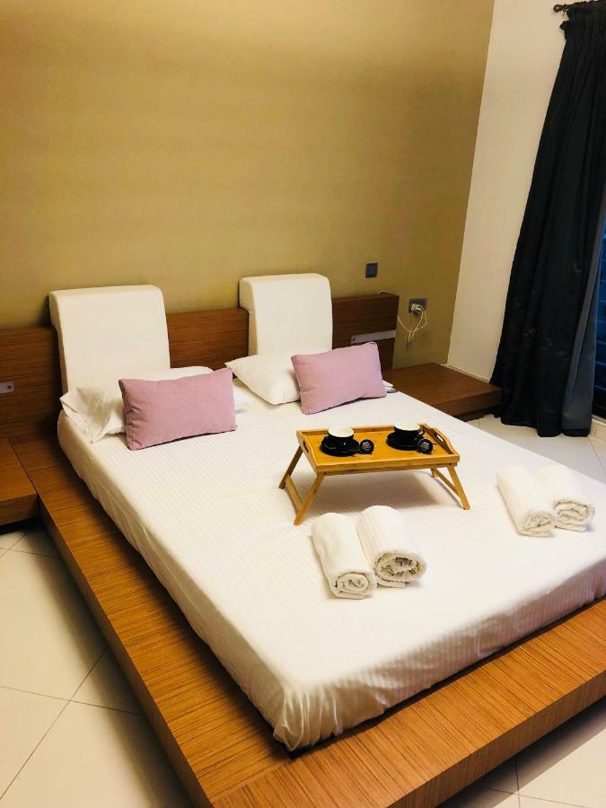Window On The Sea Apartment เซนต์พอลส์เบย์ ภายนอก รูปภาพ