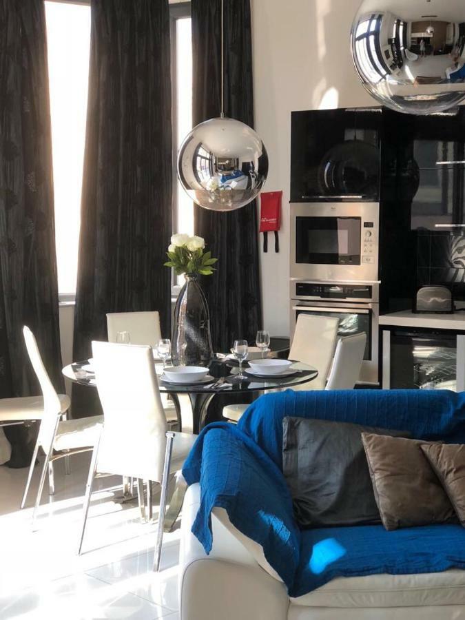 Window On The Sea Apartment เซนต์พอลส์เบย์ ภายนอก รูปภาพ